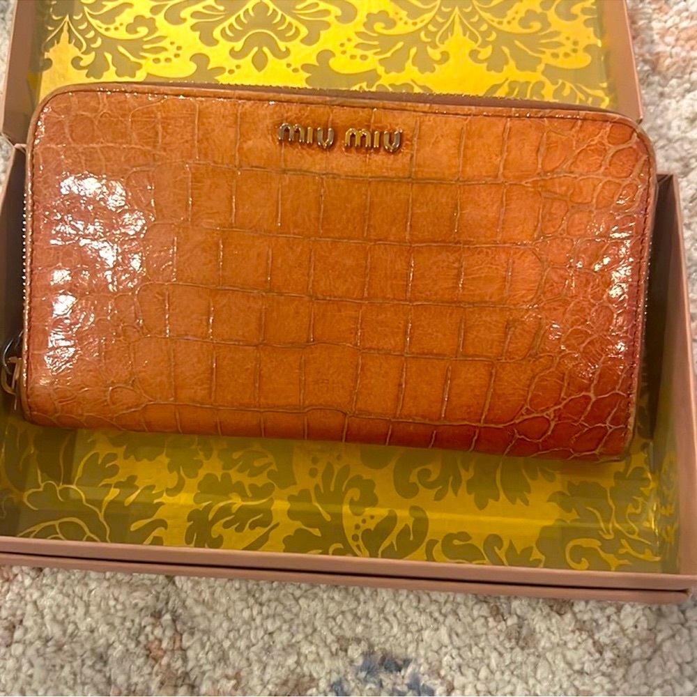 Miu Miu Wallet Euc In Pink With Box See Photos - image 1